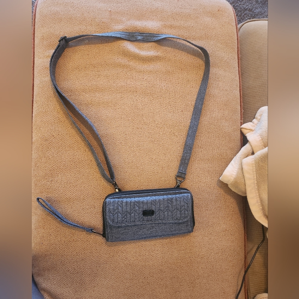 LUG BRAND "Kickflip 3 wallet/wristlet"